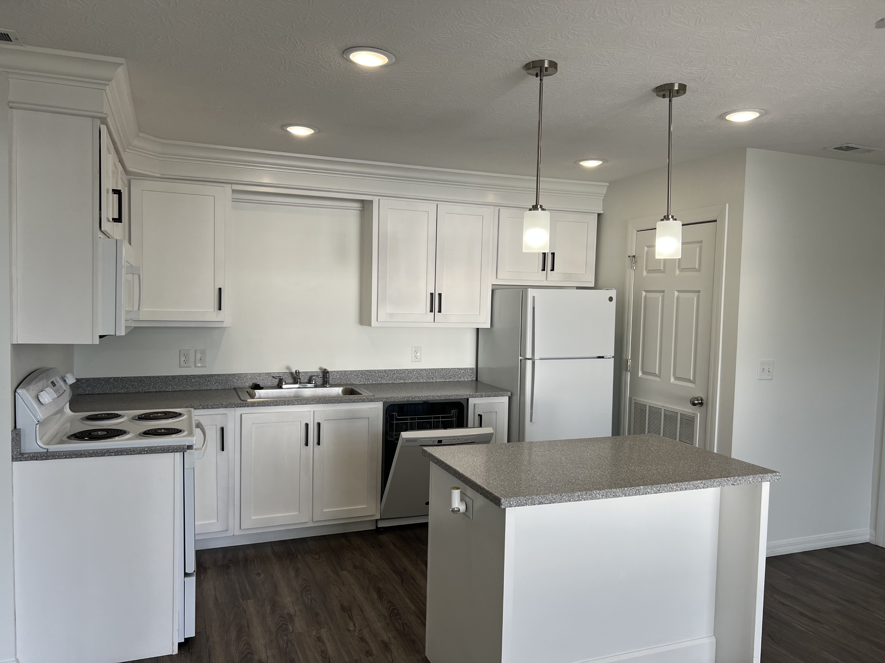 6196 Commerce Drive - 2105